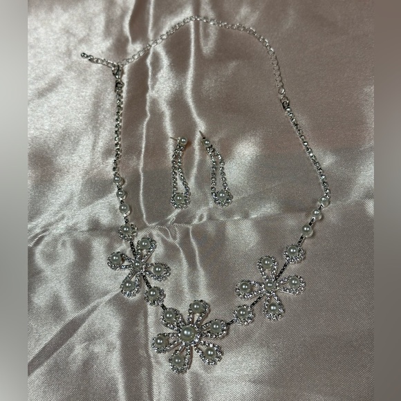 Flower Jewelry Set - Picture 4 of 6